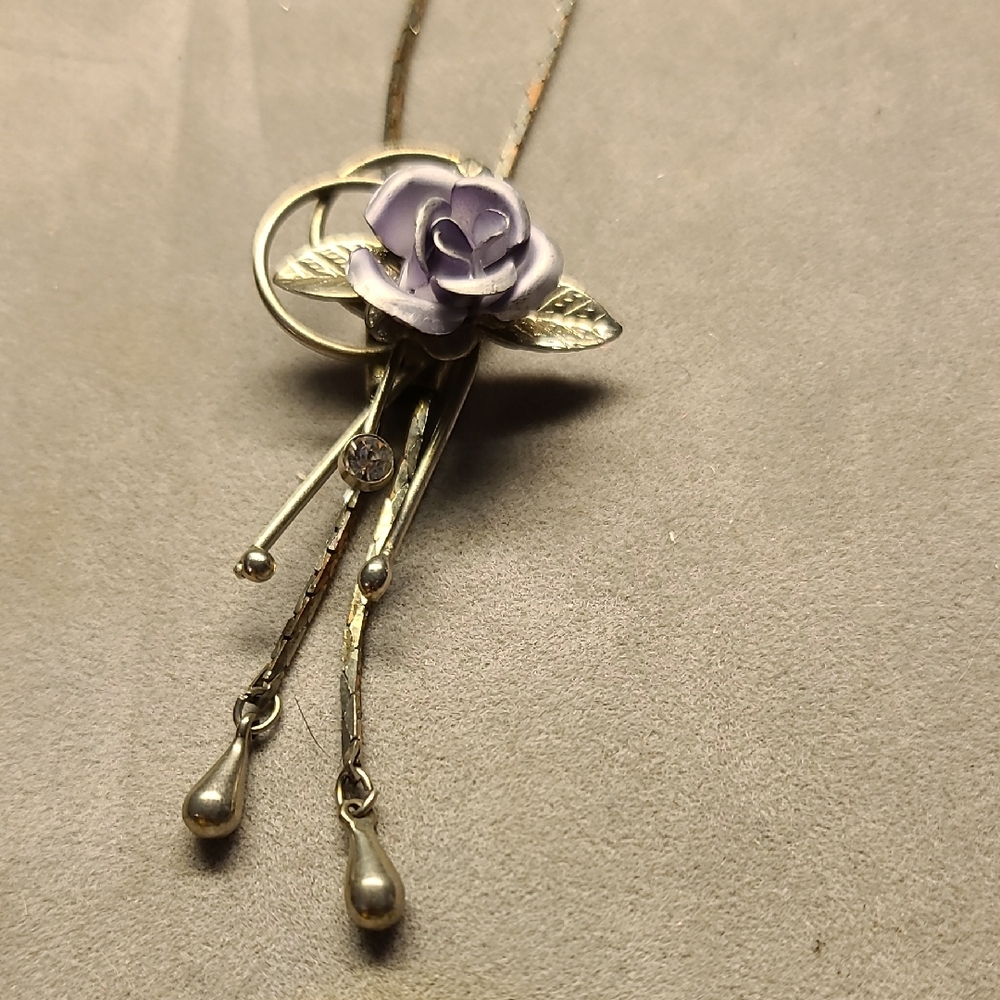 Elegant Silver Colored and Purple Rose Pendant Necklace